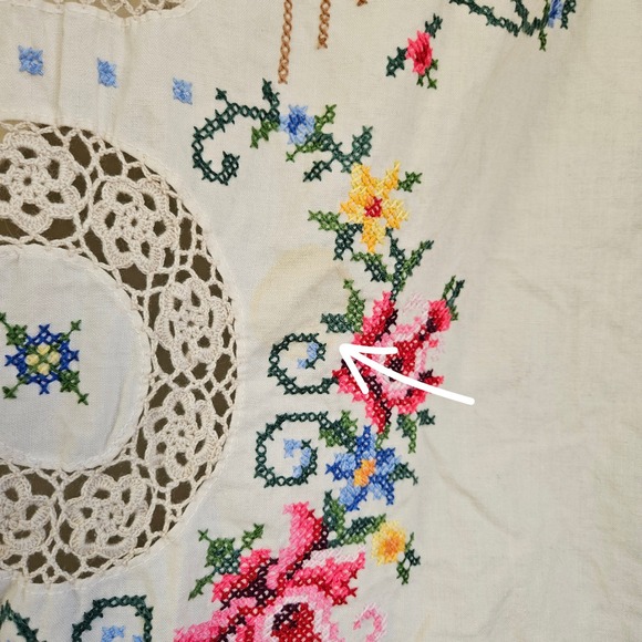 Vintage Embroidered Oval Tablecloth Ivory Cross Stitch Florals - Picture 11 of 12